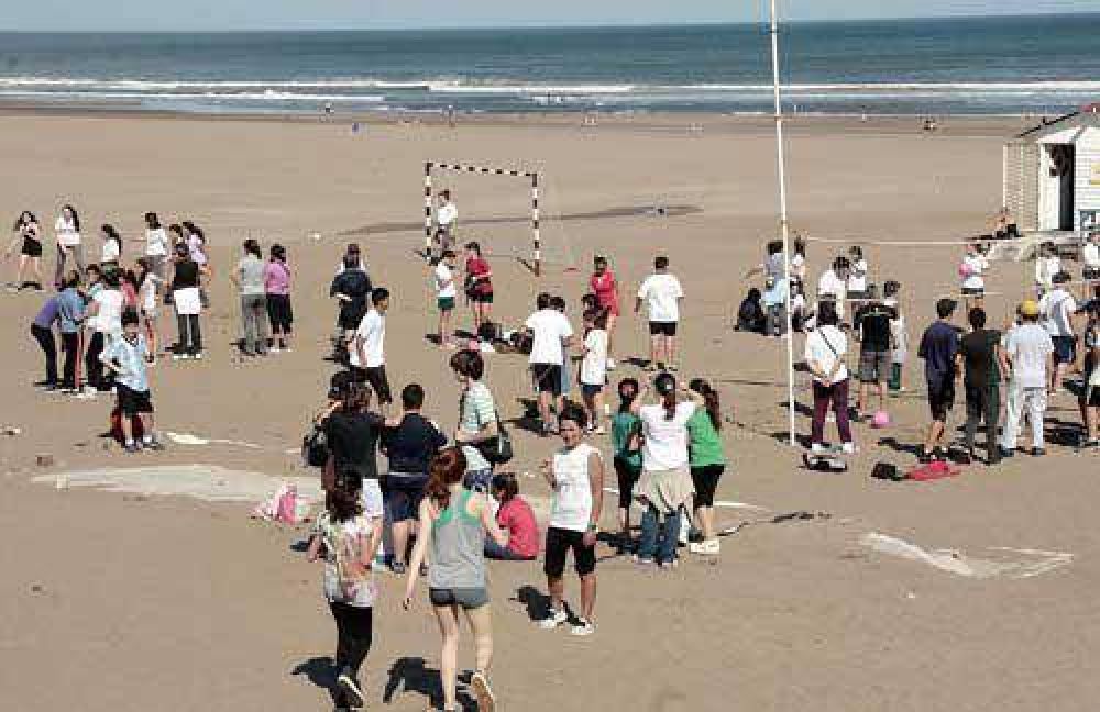 Un muy interesante programa educativo y recreativo en la playa