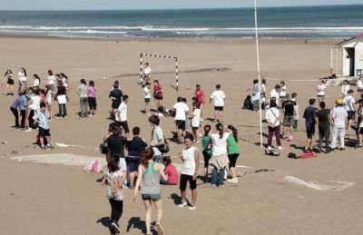 Un muy interesante programa educativo y recreativo en la playa