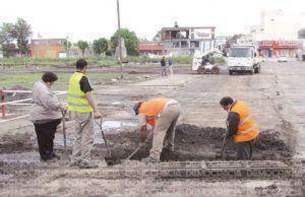 El Municipio inici� tareas para reparar el paso a nivel
