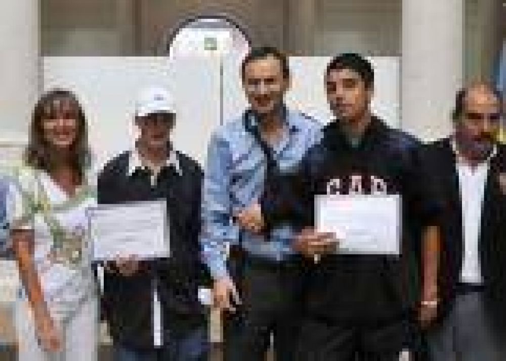 La Plata: Comienza la inscripci�n para el Plan Municipal de Becas