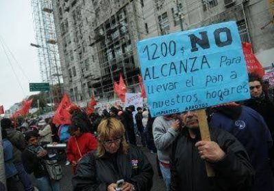 Trabajadores de la Ciudad marchan contra precarizaci�n y despidos