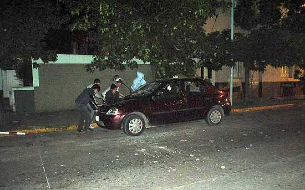 Graves incidentes frente a la comisar�a Primera y la Jefatura Distrital