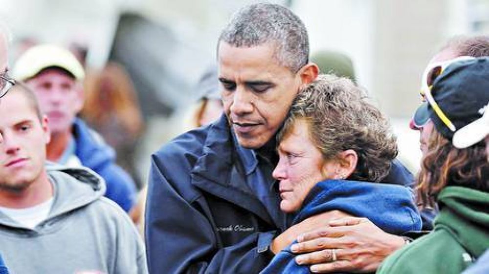 En la recta final de la campa�a, Obama consuela a las v�ctimas