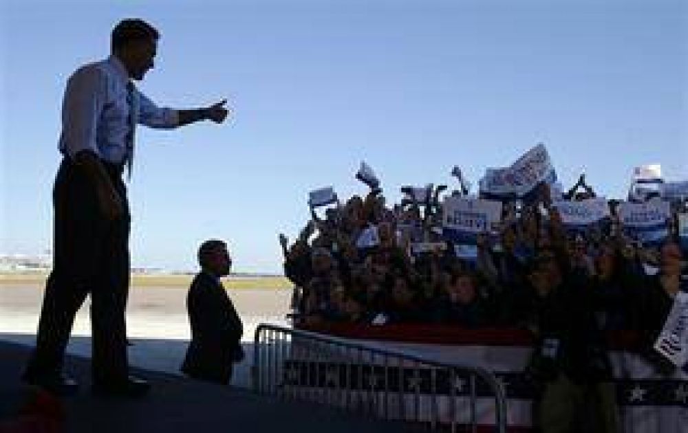 En Florida, Romney busca capear su propia tormenta