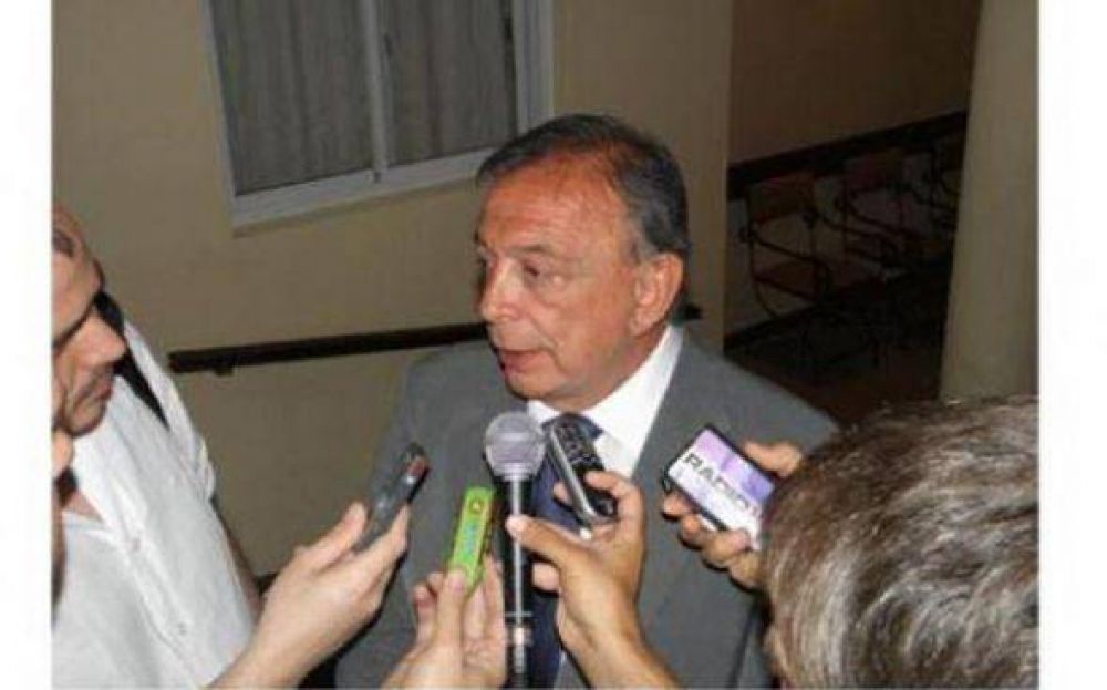 Z�ccaro teme que la Ley que obliga a countries a ceder tierras para casas sociales �perjudique las inversiones�