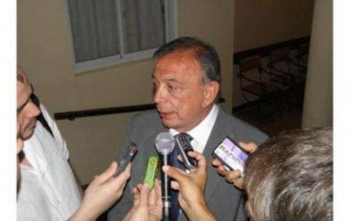 Z�ccaro teme que la Ley que obliga a countries a ceder tierras para casas sociales �perjudique las inversiones�