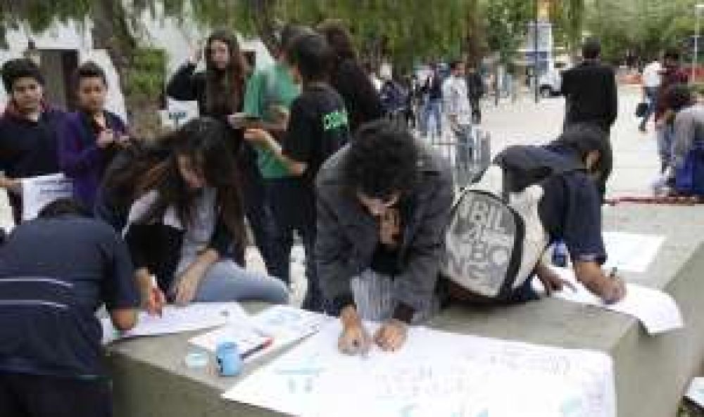 Piden que los centros de estudiantes puedan formarse sin trabas