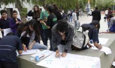 Piden que los centros de estudiantes puedan formarse sin trabas