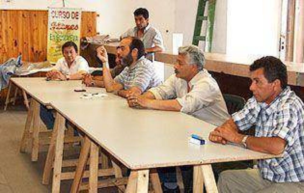 ECHEVERR�A: Se agudiza el conflicto entre Gray y los municipales