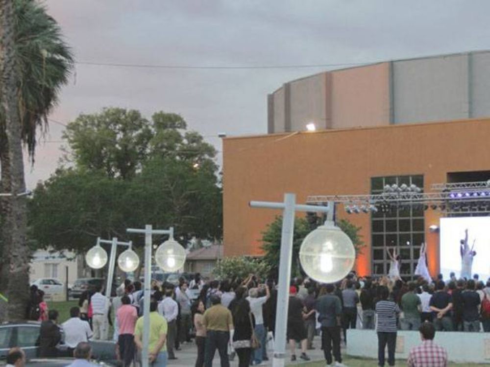 Gioja y Elizondo inauguraron la edici�n del Pre MICA Cuyo