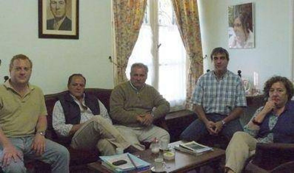 Dura�ona recibi� al Presidente de la UCR