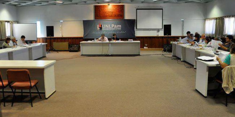 Consejo Superior de la UNLPam: volvi� a comisi�n pol�mico proyecto