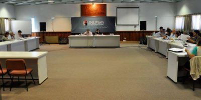 Consejo Superior de la UNLPam: volvi� a comisi�n pol�mico proyecto