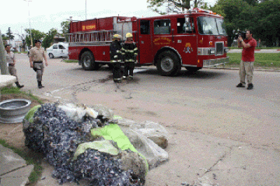 Principio de incendio en deposito de empresa de transporte
