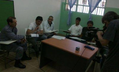 In�dito programa radial de la U4: los internos pidieron por el ciclo universitario