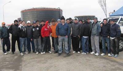 Los petroleros levantaron la toma del puerto Punta Loyola
