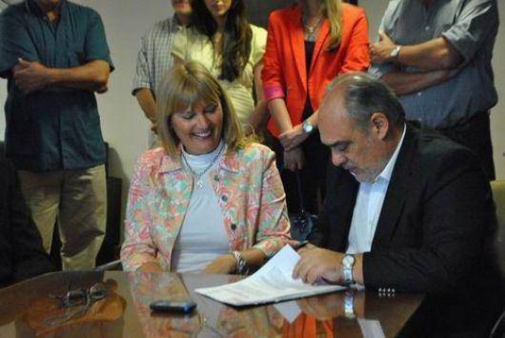 El Gobierno invertir� $2 millones en asfalto