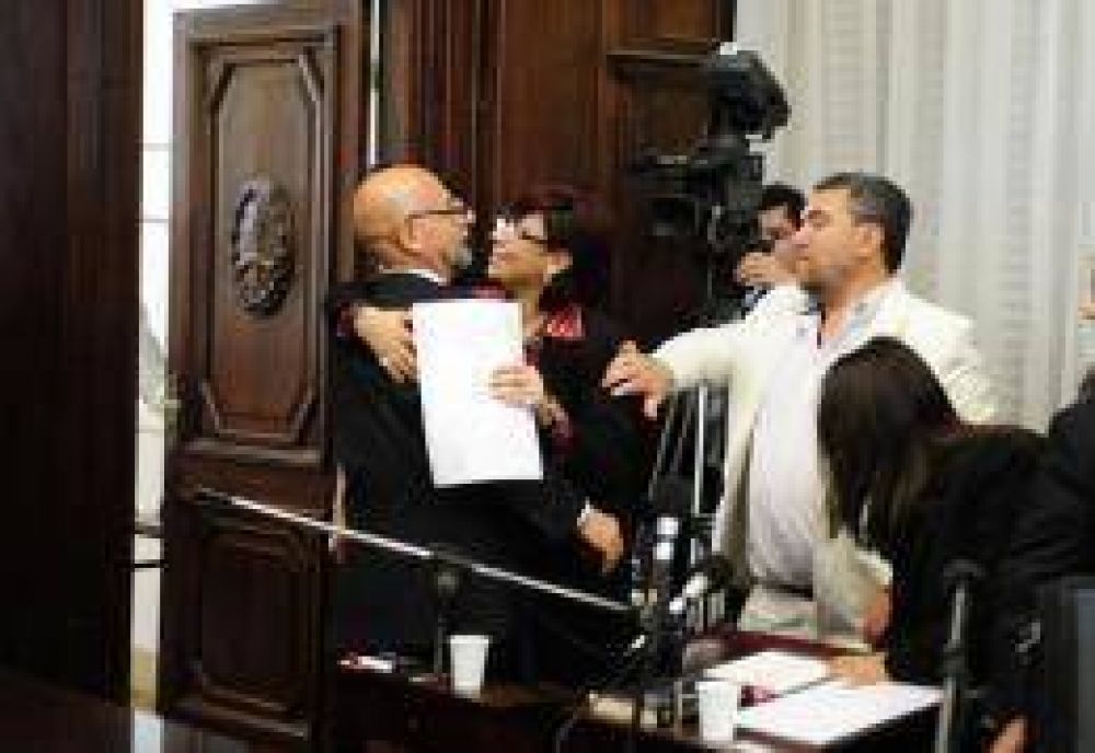 "Mar�a Jes�s Rivero no es la gran madama de la noche tucumana ni una do�a", dijo Morfil Ausencias 