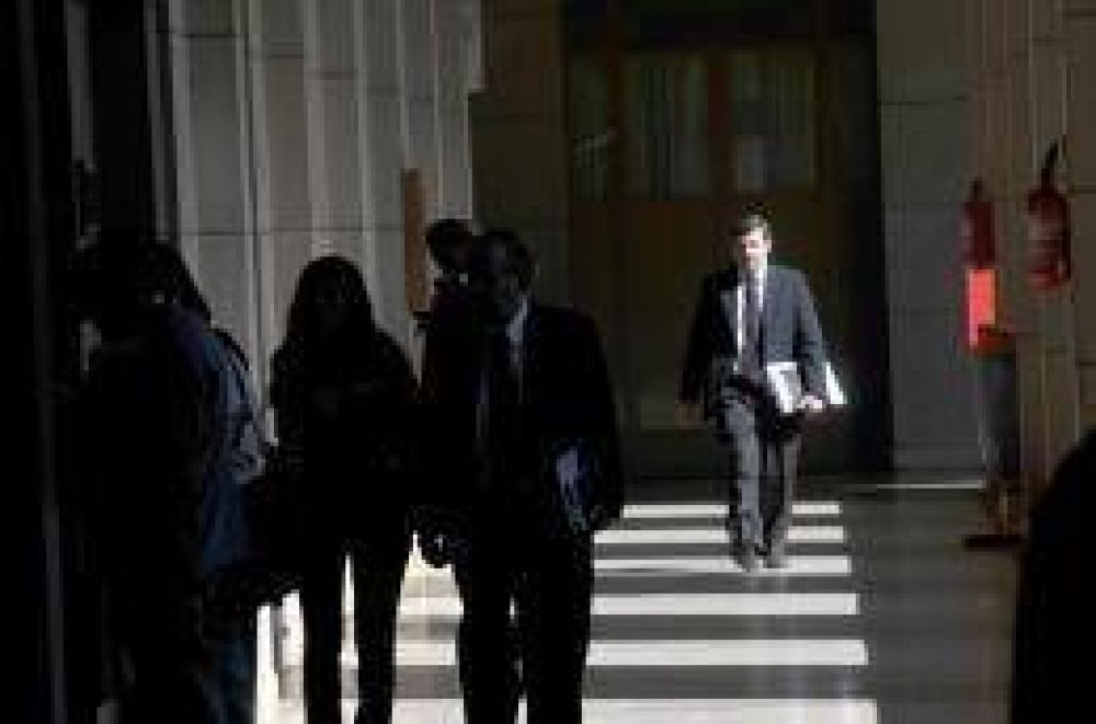 Tres listas compiten por la conducci�n del Colegio de Abogados de la Capital