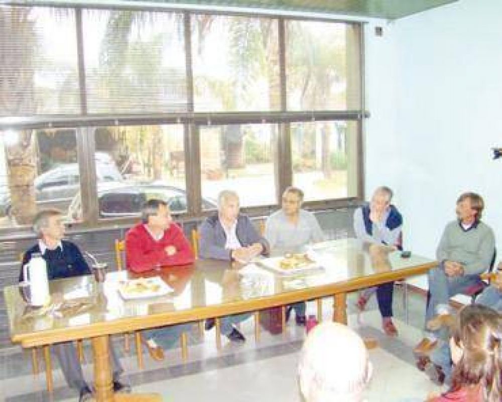 Cafesg e intendentes evaluaron la realizaci�n de obras p�blicas