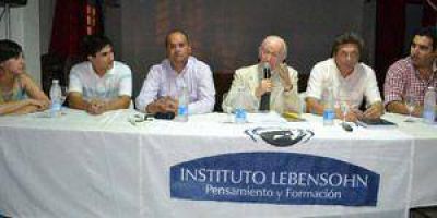  Afirman que �no hay ninguna necesidad de reformar la Constituci�n actual�