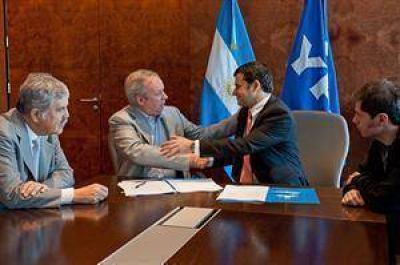 Santa Cruz: el acuerdo con YPF trae alivio econ�mico a Peralta