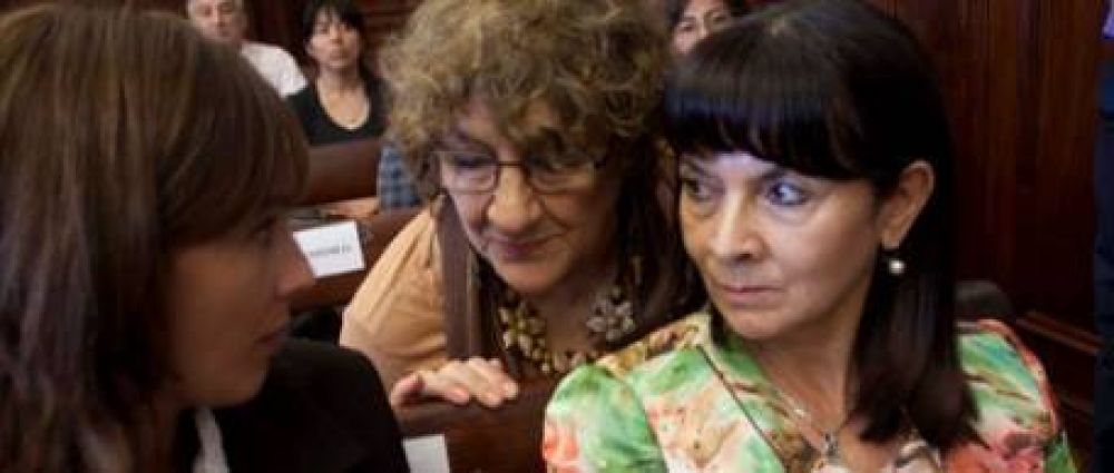 Piden la absoluci�n de la exesposa de Ale