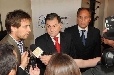 Convenio entre la Secretar�a de Comunicaci�n P�blica y la FAM