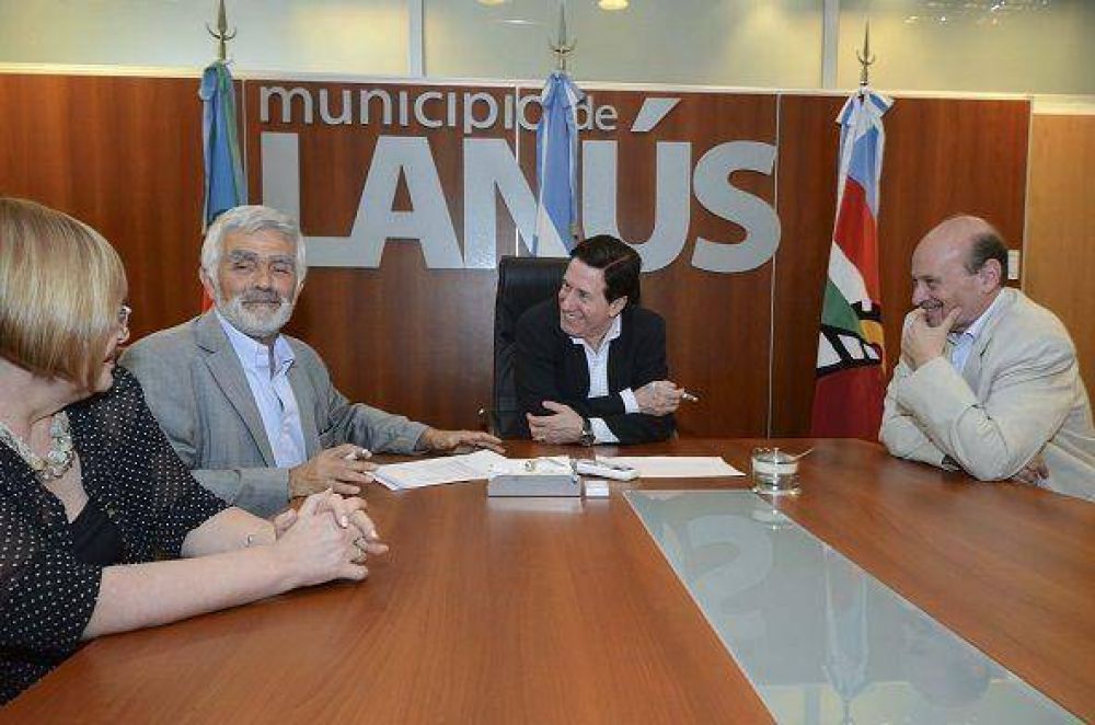 Lan�s: D�az P�rez firm� un nuevo convenio con la Fundaci�n Huesped