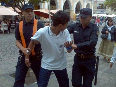 Furia de estudiantes salte�os