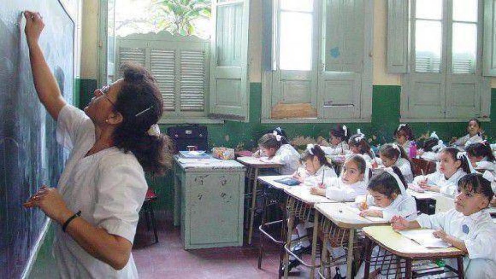 Los gremios docentes se oponen a que el ciclo lectivo 2013 arranque en febrero  