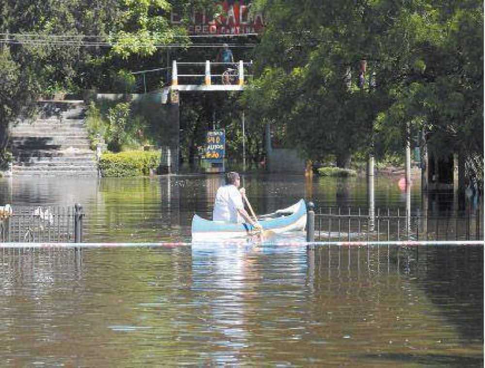 El agua baja lenta, el drama sigue