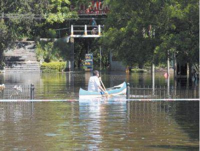 El agua baja lenta, el drama sigue