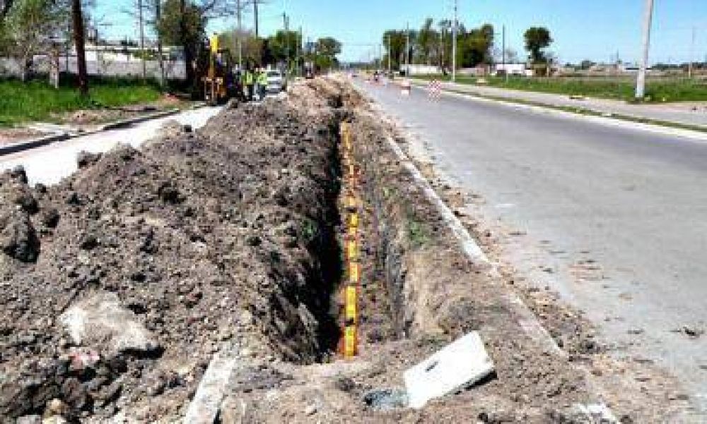 Comenzaron las obras de iluminaci�n en Col�n entre Pellegrini y La Rioja
