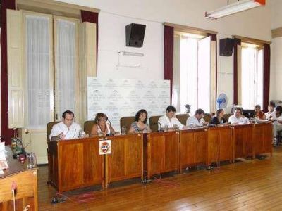 Concejales del FAP y la UCR efectivizaron el pedido de interpelaci�n al intendente Inza