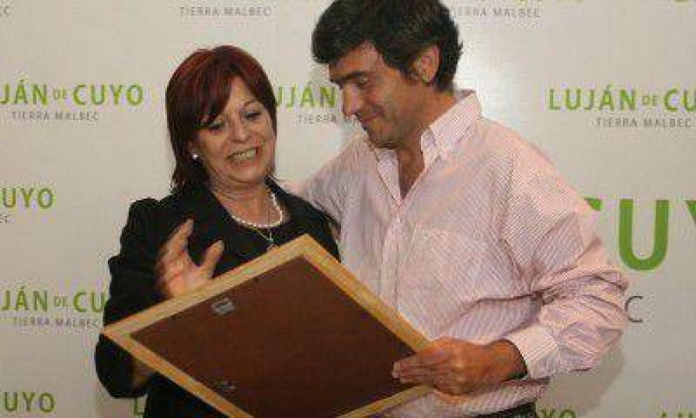 Distinguen a Marita Perceval como Ciudadana Ilustre de Luj�n de Cuyo