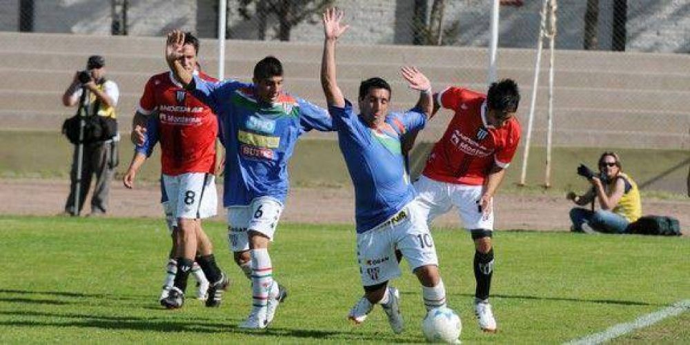 Argentino B: Guaymall�n y San Mart�n ganaron y trepan