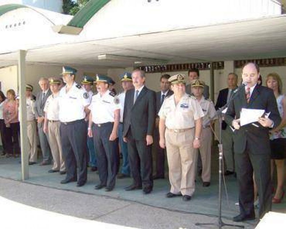 Recordaron a los ca�dos en el cumplimiento del deber