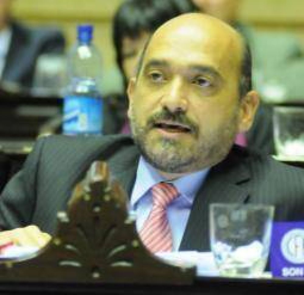 El bederismo sali� a cruzar a Jorge Yoma por su posici�n anti K