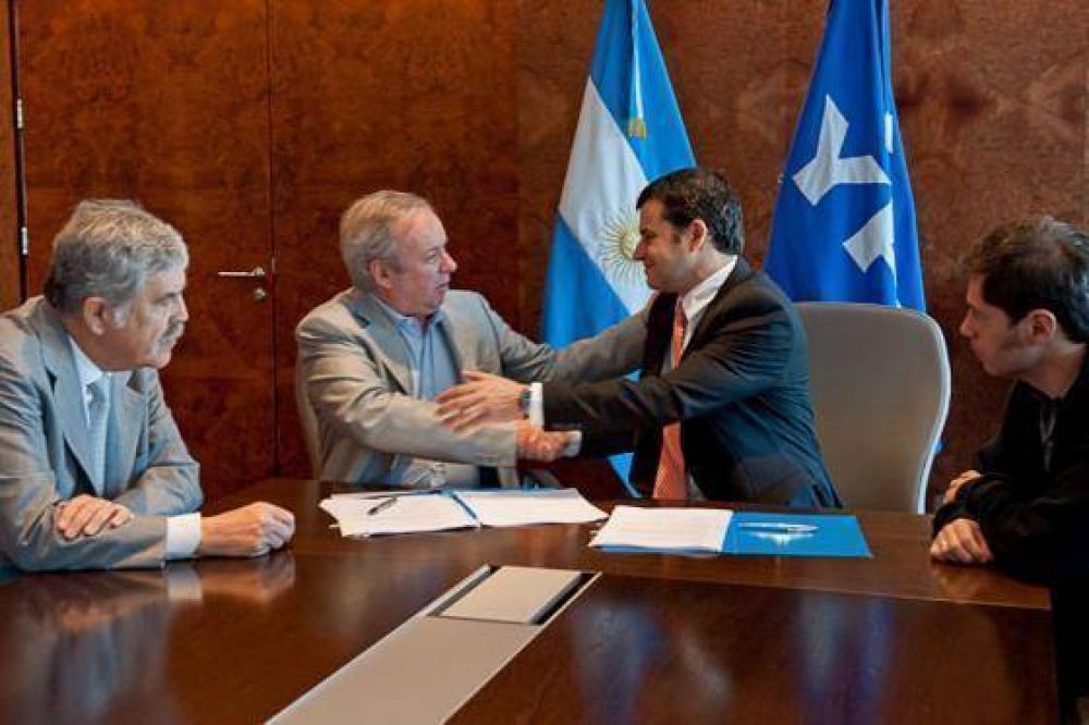 Se firm� la extensi�n de concesiones petroleras