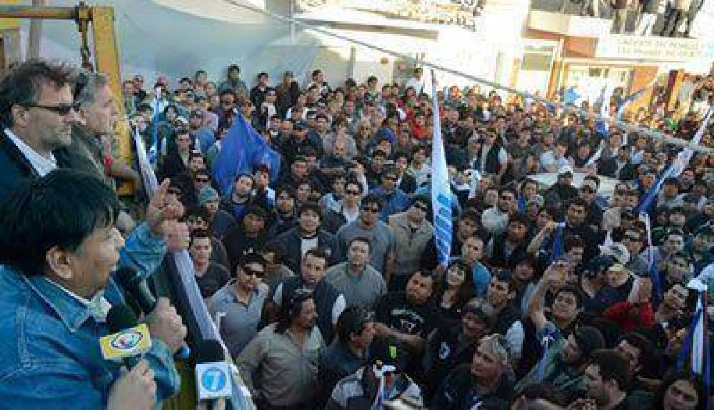 Petroleros: Los trabajadores le doblaron el brazo a las operadoras y firmaron un acuerdo