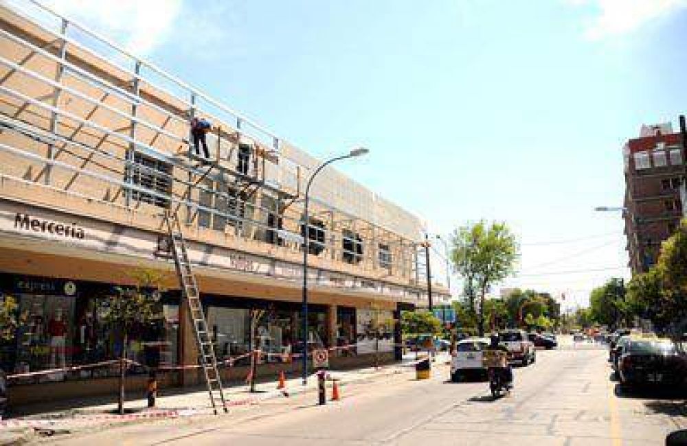 Ya fueron retirados 17 mil carteles y marquesinas en los comercios