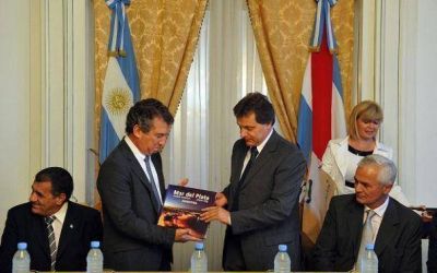 Pulti firm� un convenio para promocionar el turismo junto a Entre R�os