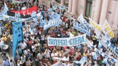 Los docentes unifican criterios por paritarias
