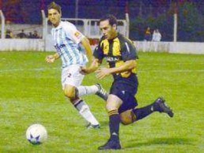 Santamarina sale con los mismos once para enfrentar a Desamparados de San Juan