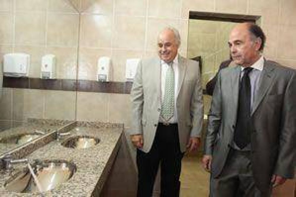 Realizan mejoras en el Cementerio de la Capital	