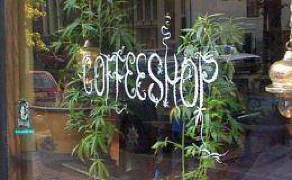 Turistas podr�n consumir marihuana en �msterdam