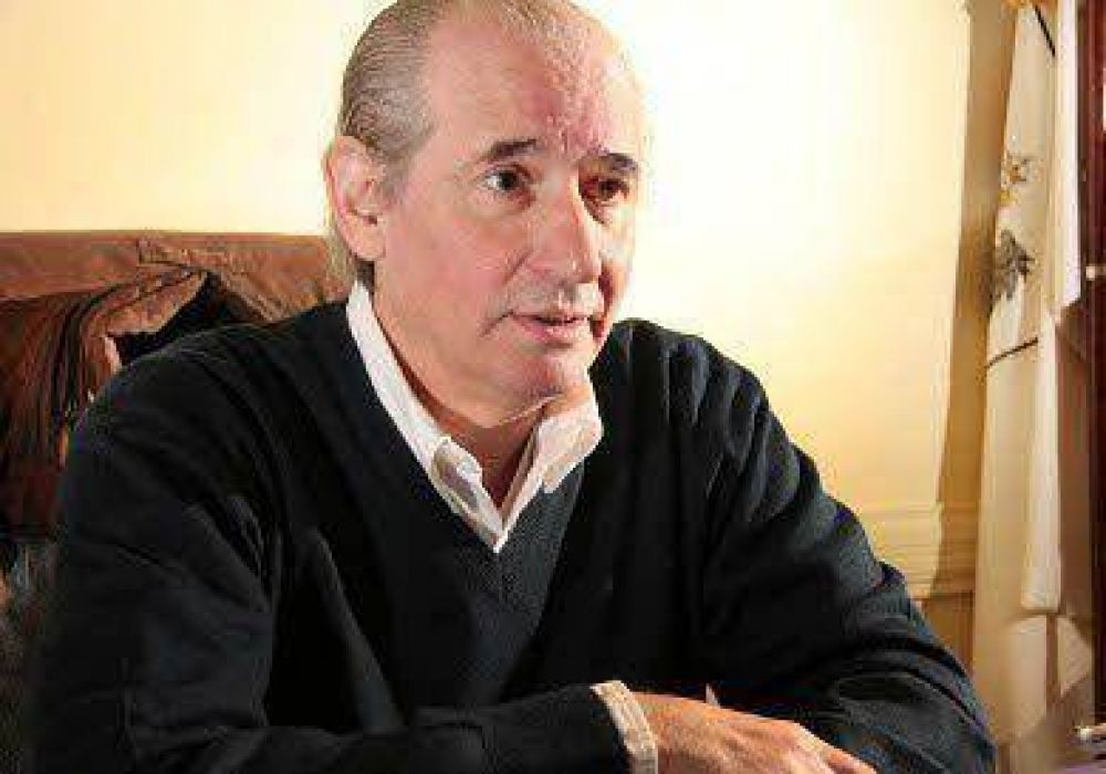 Selser denunci� que presupuesto 2013 para Salud beneficia a empresas