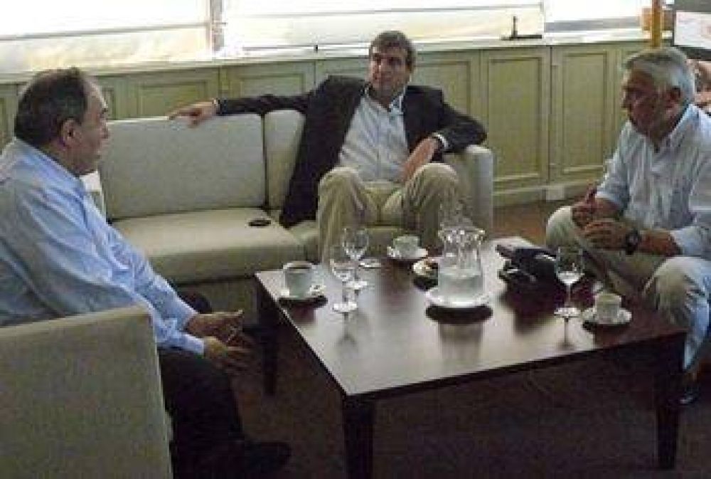 Dura�ona recibido por Presidente de AySA