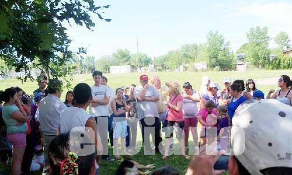 A�n hay evacuados y crece el malestar de los vecinos